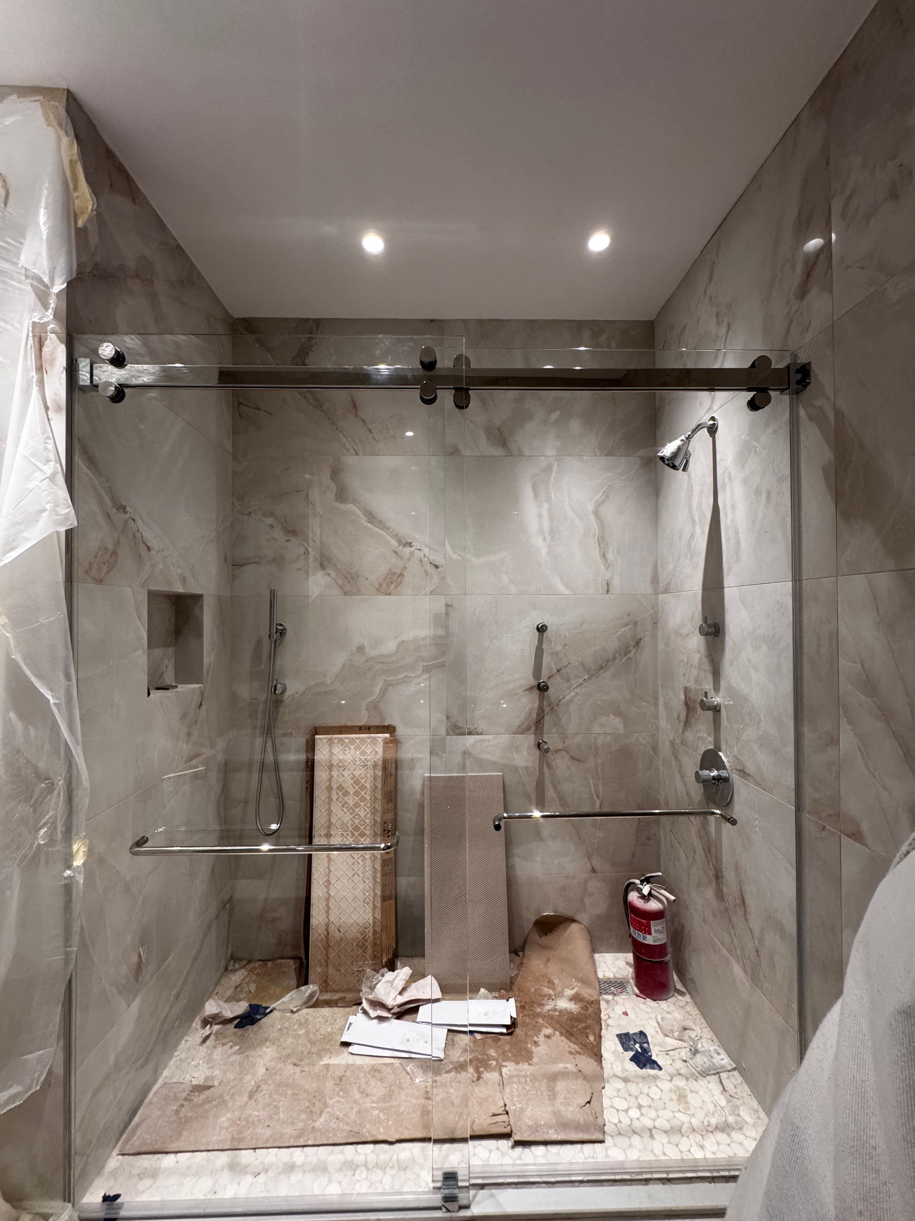 Bypass Shower Door thumbnail 4