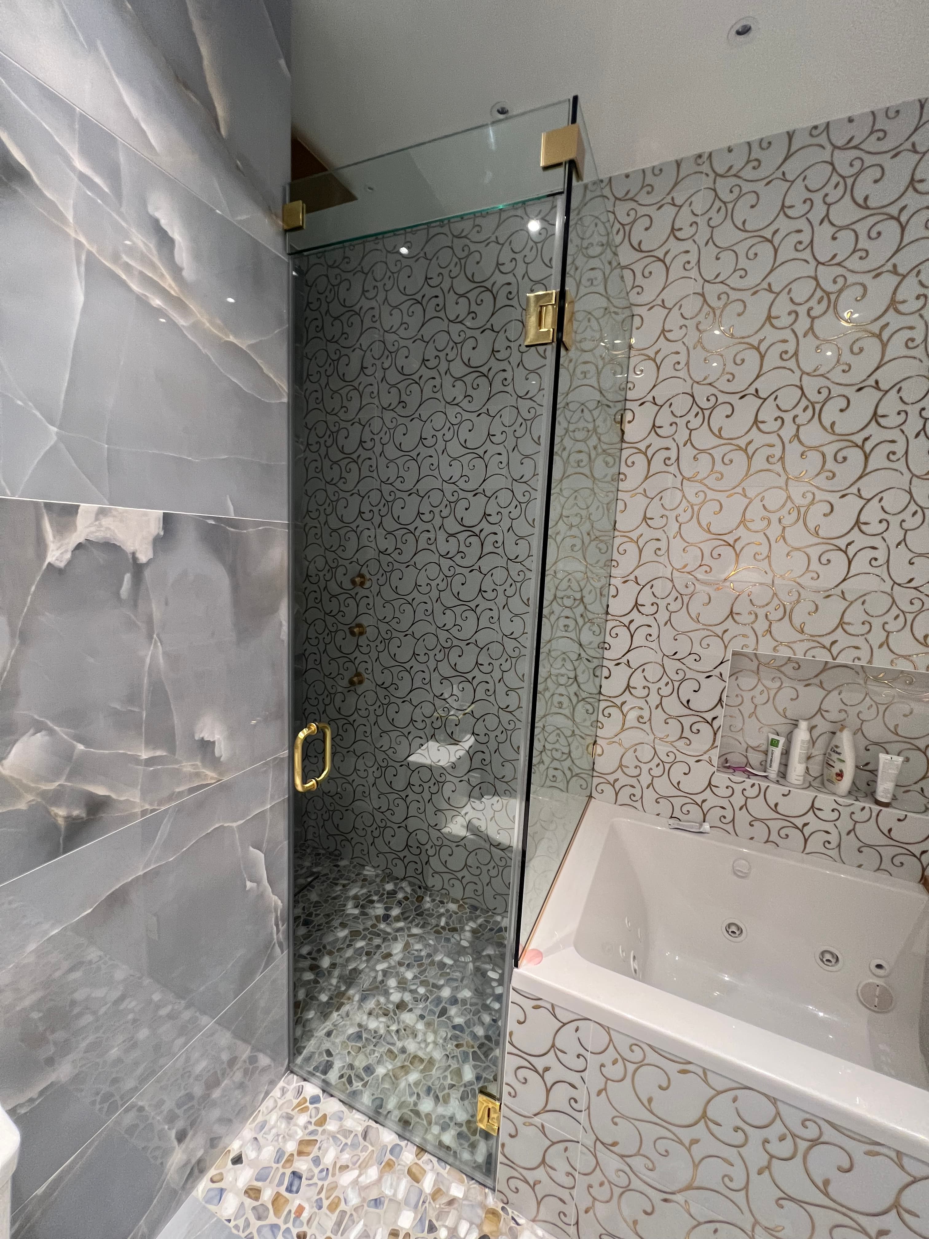 Corner Swing Door thumbnail 2