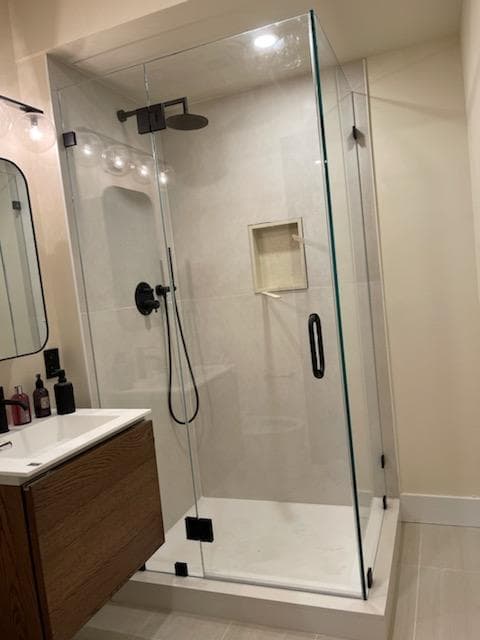 Corner Swing Door thumbnail 3